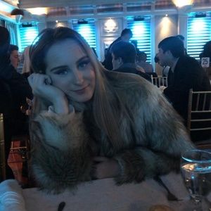 Meet your Posher, Magdalena